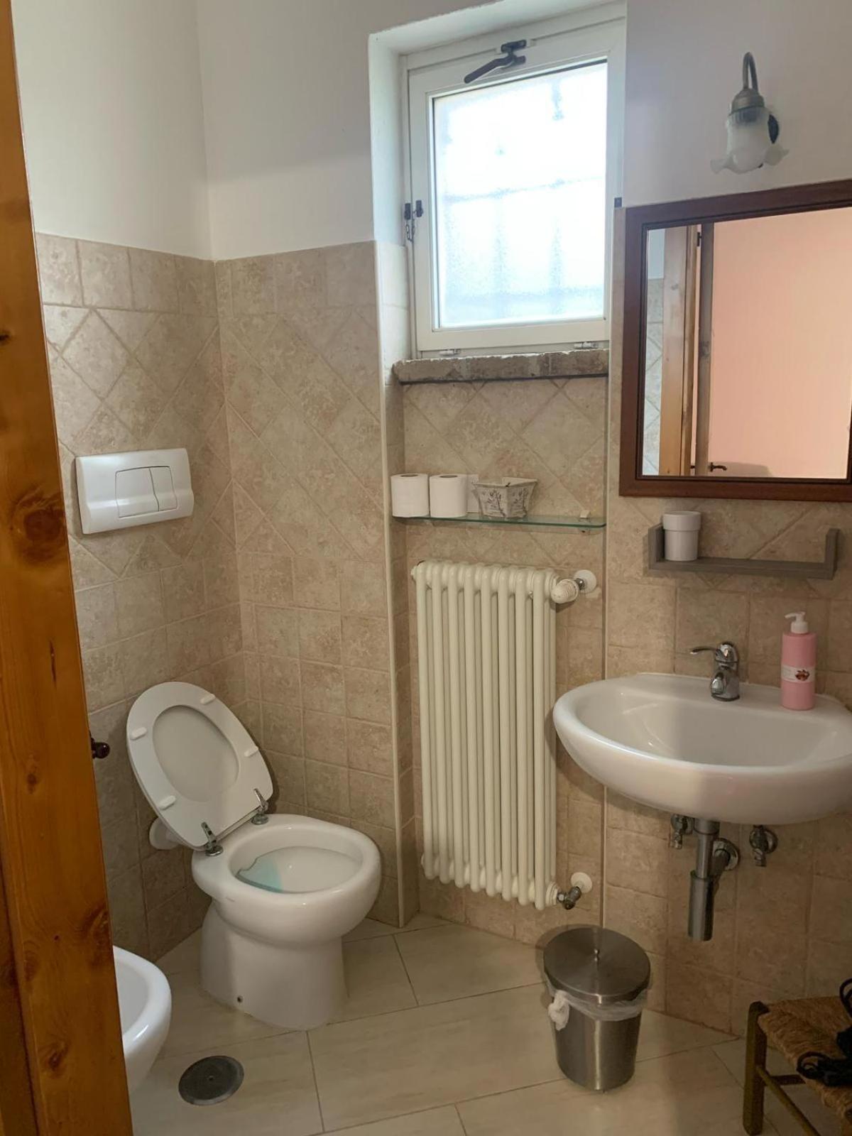 Le Rocce Bed & Breakfast *