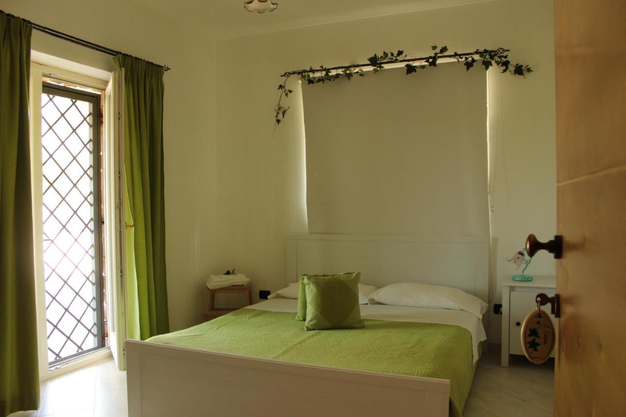 Le Rocce Bed & Breakfast *